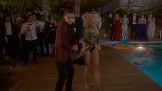 Peyton List feet photo thumbnail
