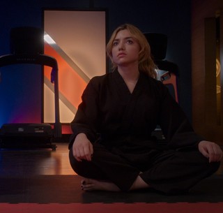 Peyton List feet photo thumbnail