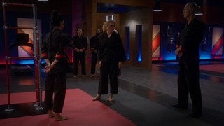 Peyton List feet photo thumbnail