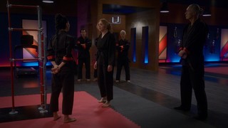 Peyton List feet photo thumbnail