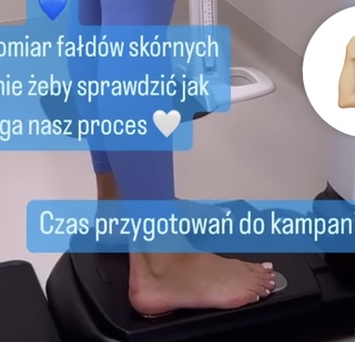 Karolina Pisarek feet photo thumbnail