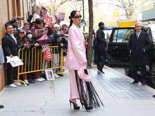 Katy Perry feet photo thumbnail
