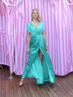 Erin Heatherton feet photo thumbnail