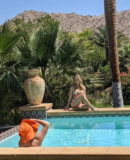 Sydney Sweeney feet photo thumbnail