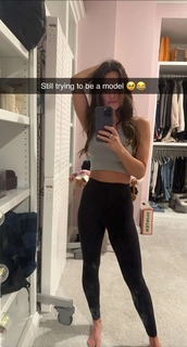 Brittney Smith feet photo thumbnail