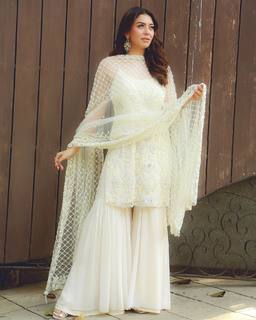 Hansika Motwani feet photo thumbnail