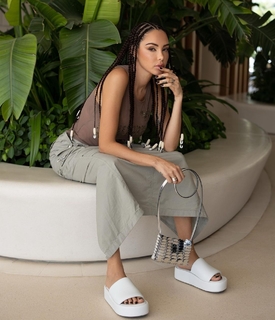 Nabilla Benattia feet photo thumbnail