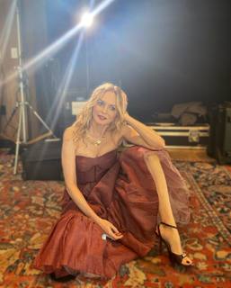 Heather Graham feet photo thumbnail