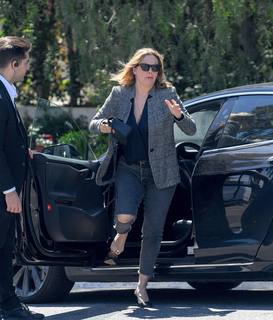 Alicia Silverstone feet photo thumbnail