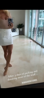 Victoria Silvstedt feet photo thumbnail