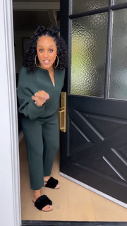 Tia Mowry feet photo thumbnail