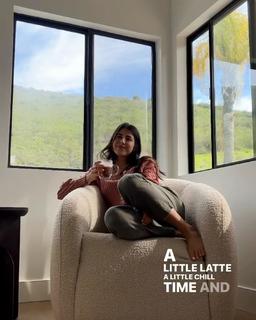 Daniella Monet feet photo thumbnail