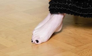 Katherine von Drachenberg feet photo thumbnail