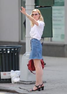Kirsten Dunst feet photo thumbnail
