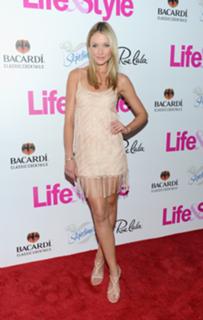Katrina Bowden feet photo thumbnail