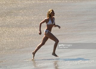 Cameron Diaz feet photo thumbnail