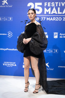 Blanca Suárez feet photo thumbnail