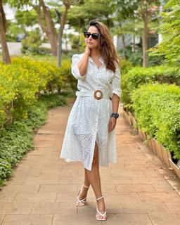 Hina Khan feet photo thumbnail