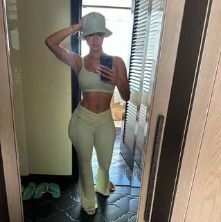 Draya Michele feet photo thumbnail