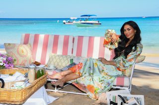 Nicole Scherzinger feet photo thumbnail