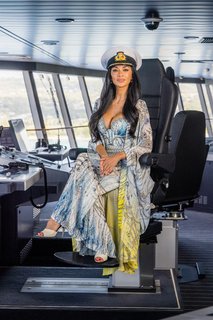 Nicole Scherzinger feet photo thumbnail