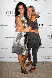 Angie Harmon feet photo thumbnail