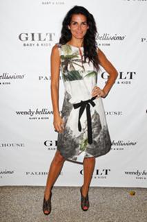 Angie Harmon feet photo thumbnail