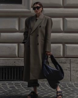 Cristina Buccino feet photo thumbnail