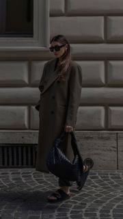 Cristina Buccino feet photo thumbnail