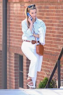Reese Witherspoon feet photo thumbnail