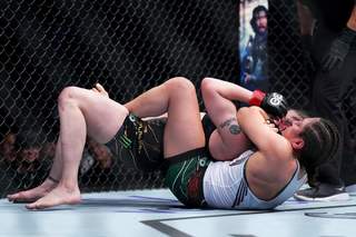 Valentina Shevchenko feet photo thumbnail
