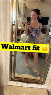 Brittney Smith feet photo thumbnail