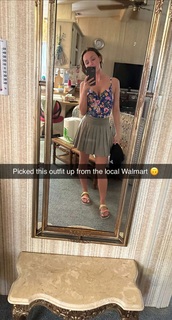 Brittney Smith feet photo thumbnail