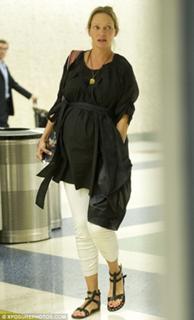 Uma Thurman feet photo thumbnail