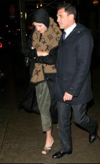 Uma Thurman feet photo thumbnail