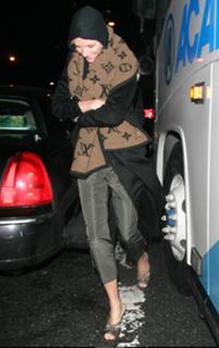 Uma Thurman feet photo thumbnail