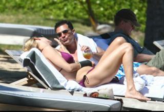 Uma Thurman feet photo thumbnail