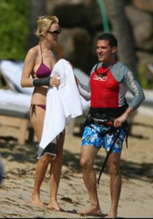Uma Thurman feet photo thumbnail