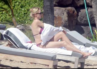Uma Thurman feet photo thumbnail