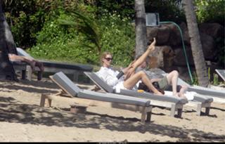 Uma Thurman feet photo thumbnail