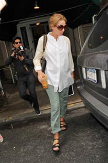 Uma Thurman feet photo thumbnail