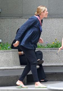 Uma Thurman feet photo thumbnail