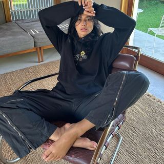 Jessica Gomes feet photo thumbnail