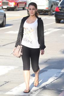 Jessica Lowndes feet photo thumbnail