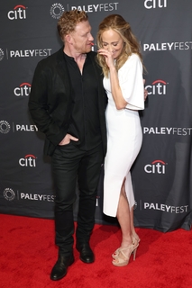 Kim Raver feet photo thumbnail