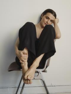 Rachel Weisz feet photo thumbnail