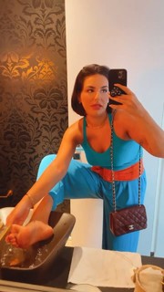 Kéfera Buchmann feet photo thumbnail