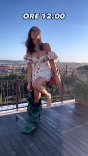 Caterina Balivo feet photo thumbnail
