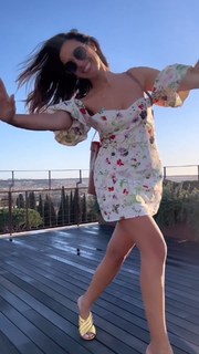 Caterina Balivo feet photo thumbnail