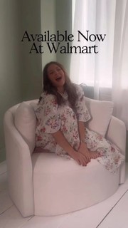 Drew Barrymore feet photo thumbnail